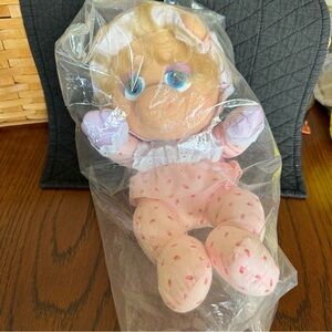 NEW Vintage Hasbro Softies Muppet Babies Miss Piggy Plush 1984 Pink Bonnet NOS